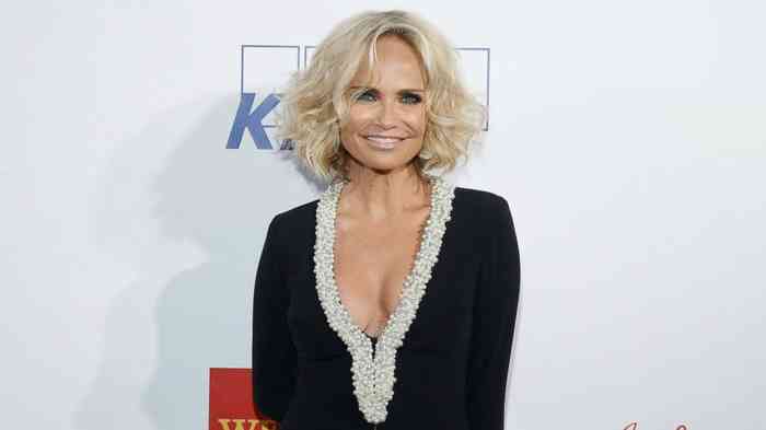 Kristin Chenoweth Height, Age, Net Worth, Affair, Career, and More