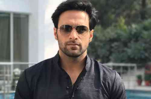 Shaleen Malhotra Affair, Height, Net Worth, Age, Career, and More