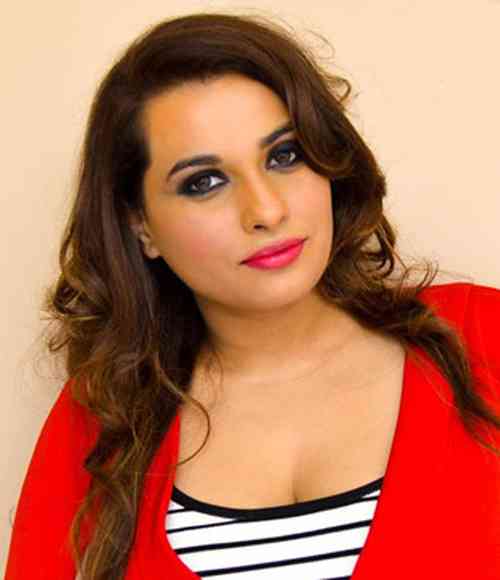 Shraddha Pandit Age, Net Worth, Height, Affair, Career, and More