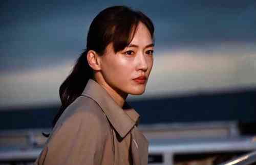Haruka Ayase Age, Net Worth, Height, Affair, Career, and More