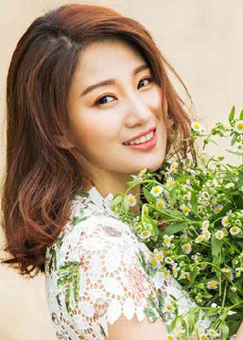 Mengsha Hou Age, Net Worth, Height, Affair, Career, and More