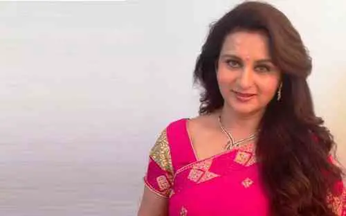 Poonam Dhillon Height, Age, Net Worth, Affair, Career, and More