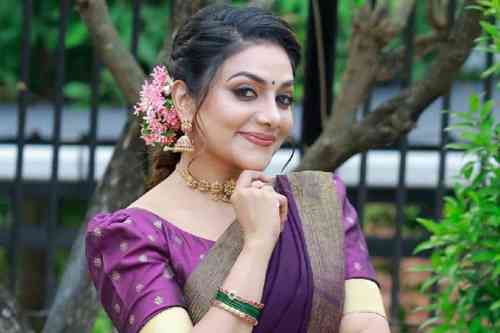 Rimi Tomy Height, Age, Net Worth, Affair, Career, and More