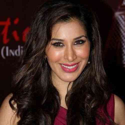 Sophie Choudry Height, Age, Net Worth, Affair, Career, and More
