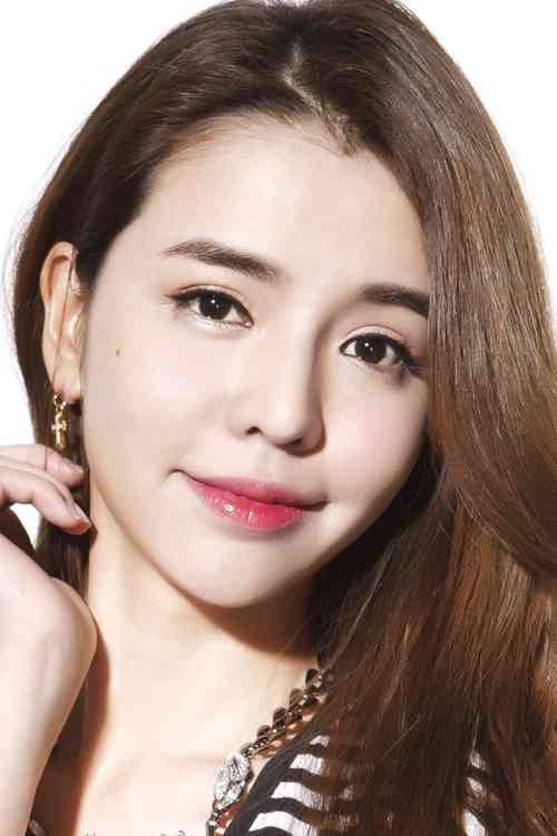 Tia Lee Net Worth, Height, Age, Affair, Career, and More