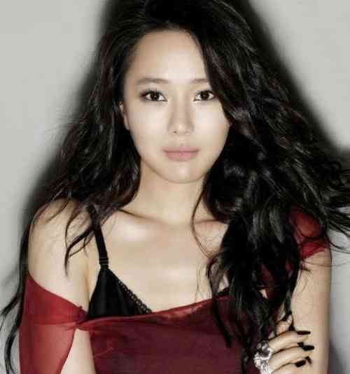 Yoon Jin-seo Net Worth, Height, Age, Affair, Career, and More