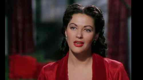 Yvonne De Carlo Age, Net Worth, Height, Affair, Career, and More