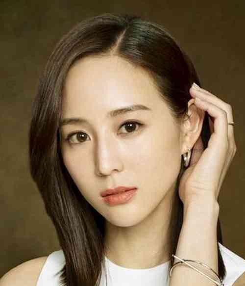 Janine Chang Net Worth, Height, Age, Affair, Career, and More