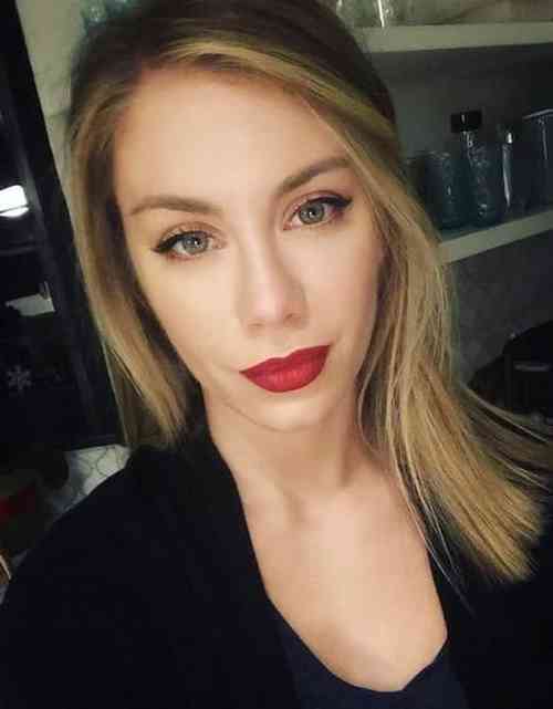 Jennifer Holland Height, Age, Net Worth, Affair, Career, and More