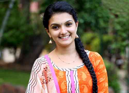 Saranya Mohan Affair, Height, Net Worth, Age, Career, and More Saranya Mohan