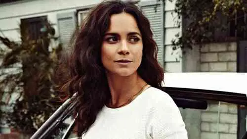 Alice Braga Affair, Height, Net Worth, Age, Career, and More
