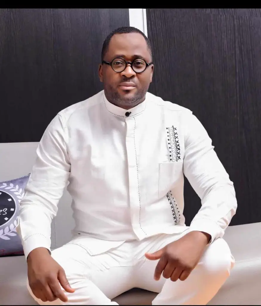 Desmond Elliot